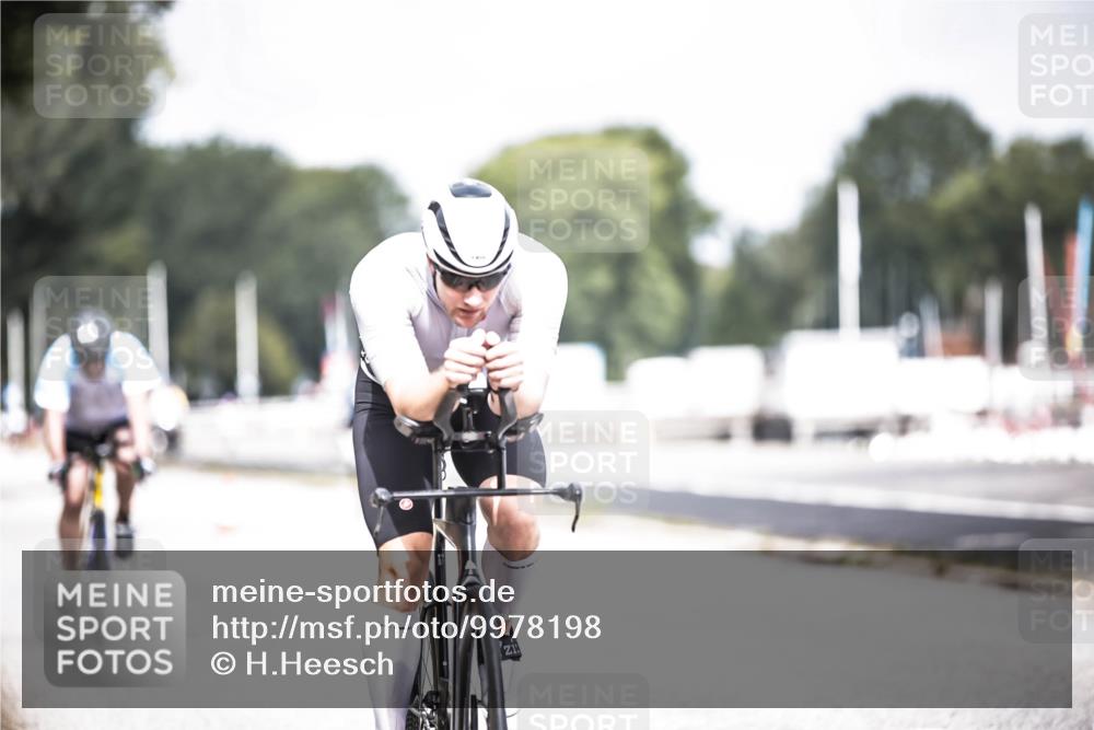 16.08.2026 - KN Förde Triathlon 2026 H.Heesch http://msf.ph/oto/9978198 16.08.2026 11:31:10 Radfahren 379, 388, 427 meine-sportfotos.de
