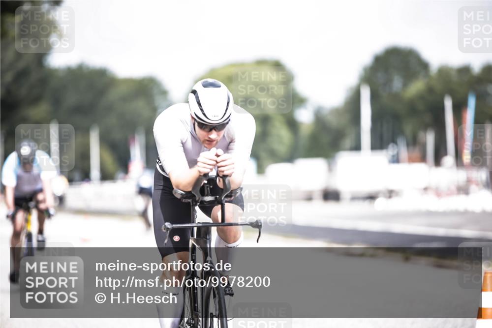 16.08.2026 - KN Förde Triathlon 2026 H.Heesch http://msf.ph/oto/9978200 16.08.2026 11:31:10 Radfahren 379, 388, 427 meine-sportfotos.de