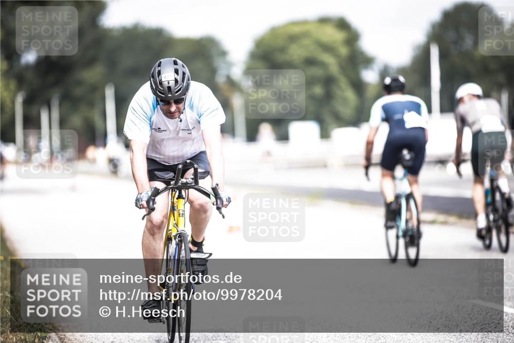 16.08.2026 - KN Förde Triathlon 2026 H.Heesch http://msf.ph/oto/9978204 16.08.2026 11:31:12 Radfahren 357, 427 meine-sportfotos.de