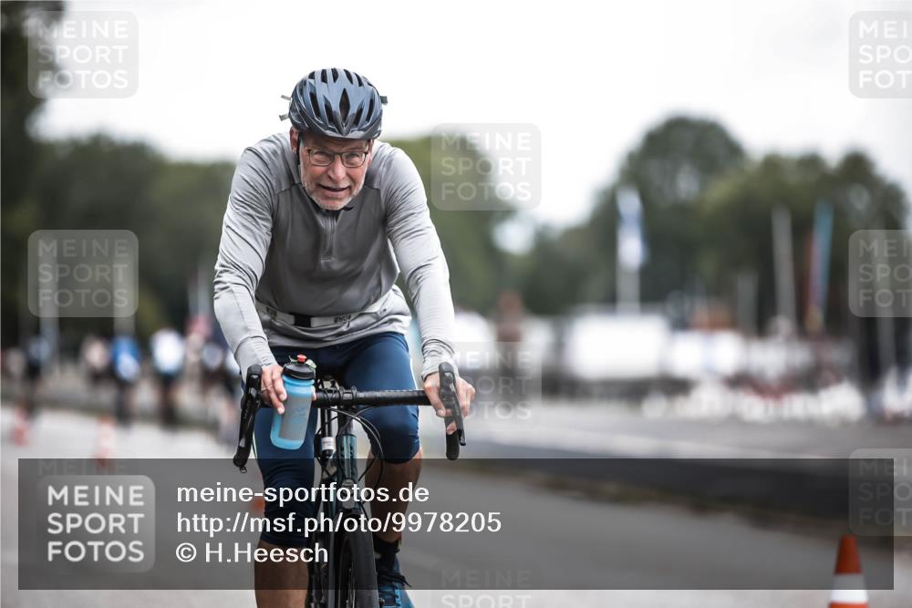 16.08.2026 - KN Förde Triathlon 2026 H.Heesch http://msf.ph/oto/9978205 16.08.2026 11:24:03 Radfahren 308, 330, 350, 394 meine-sportfotos.de