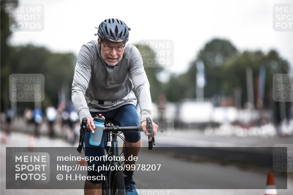 16.08.2026 - KN Förde Triathlon 2026 H.Heesch http://msf.ph/oto/9978207 16.08.2026 11:24:03 Radfahren 308, 330, 350, 394 meine-sportfotos.de