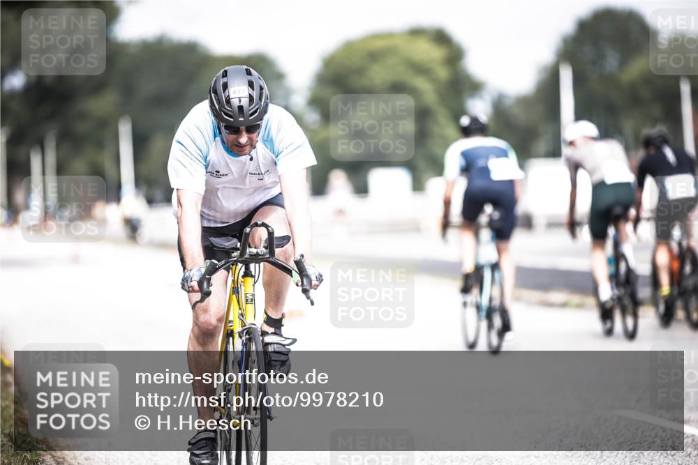 16.08.2026 - KN Förde Triathlon 2026 H.Heesch http://msf.ph/oto/9978210 16.08.2026 11:31:12 Radfahren 357, 427 meine-sportfotos.de