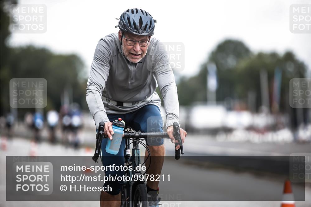 16.08.2026 - KN Förde Triathlon 2026 H.Heesch http://msf.ph/oto/9978211 16.08.2026 11:24:04 Radfahren 308, 330, 350, 394 meine-sportfotos.de