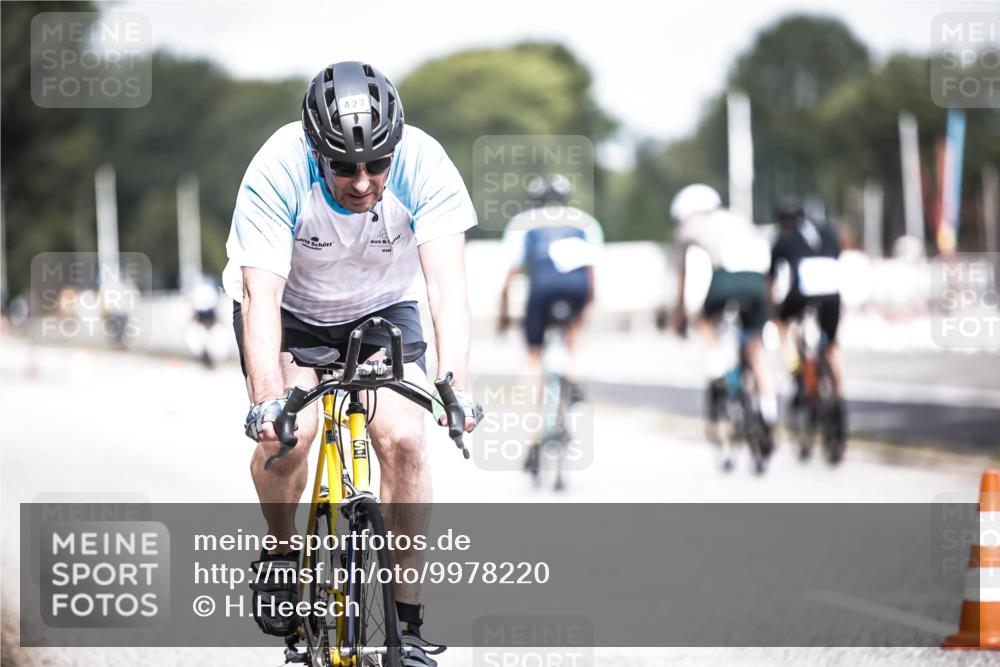 16.08.2026 - KN Förde Triathlon 2026 H.Heesch http://msf.ph/oto/9978220 16.08.2026 11:31:12 Radfahren 357, 427 meine-sportfotos.de