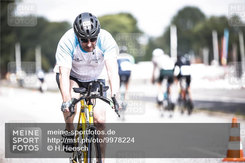 16.08.2026 - KN Förde Triathlon 2026 H.Heesch http://msf.ph/oto/9978224 16.08.2026 11:31:12 Radfahren 357, 427 meine-sportfotos.de