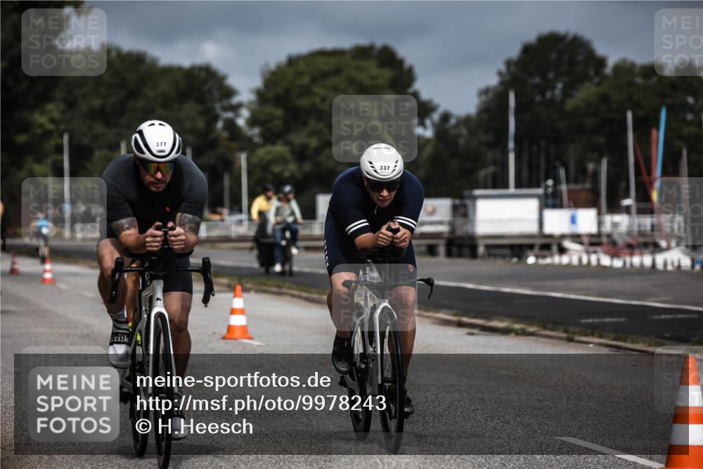 16.08.2026 - KN Förde Triathlon 2026 H.Heesch http://msf.ph/oto/9978243 16.08.2026 11:31:34 Radfahren 377, 395 meine-sportfotos.de