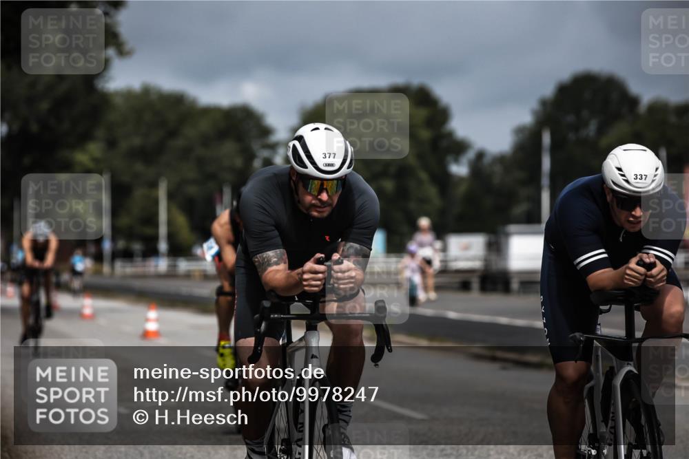 16.08.2026 - KN Förde Triathlon 2026 H.Heesch http://msf.ph/oto/9978247 16.08.2026 11:31:34 Radfahren 377, 395 meine-sportfotos.de