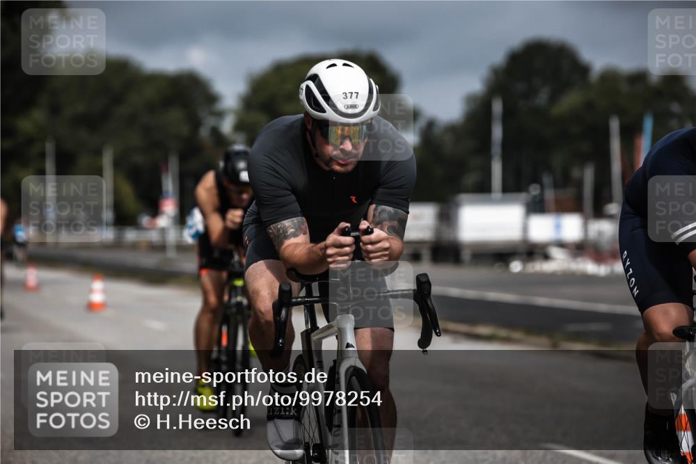 16.08.2026 - KN Förde Triathlon 2026 H.Heesch http://msf.ph/oto/9978254 16.08.2026 11:31:35 Radfahren 377, 395 meine-sportfotos.de