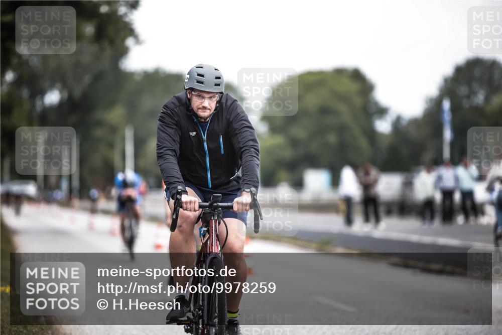 16.08.2026 - KN Förde Triathlon 2026 H.Heesch http://msf.ph/oto/9978259 16.08.2026 11:24:31 Radfahren 393, 401, 436 meine-sportfotos.de