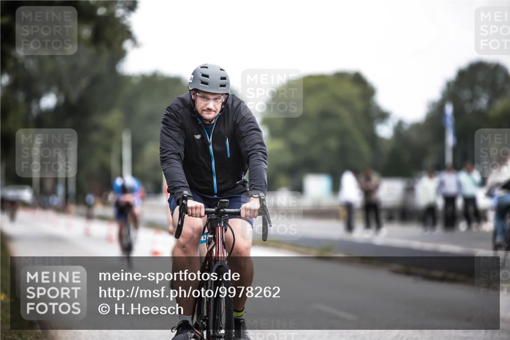 16.08.2026 - KN Förde Triathlon 2026 H.Heesch http://msf.ph/oto/9978262 16.08.2026 11:24:31 Radfahren 393, 401, 436 meine-sportfotos.de