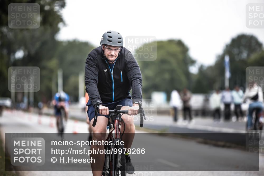 16.08.2026 - KN Förde Triathlon 2026 H.Heesch http://msf.ph/oto/9978266 16.08.2026 11:24:31 Radfahren 393, 401, 436 meine-sportfotos.de