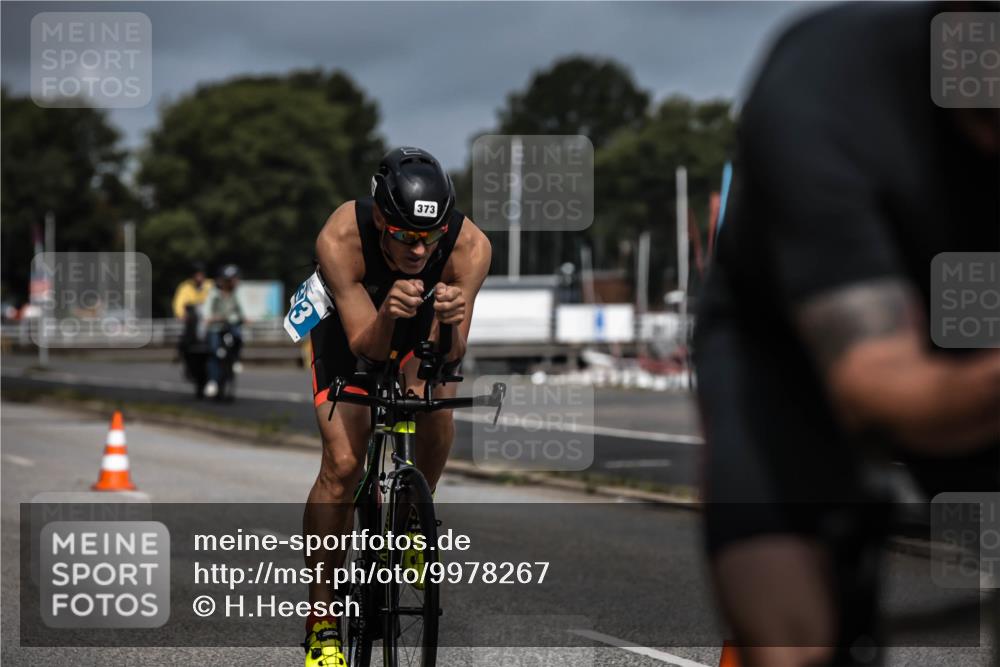 16.08.2026 - KN Förde Triathlon 2026 H.Heesch http://msf.ph/oto/9978267 16.08.2026 11:31:35 Radfahren 377, 395 meine-sportfotos.de