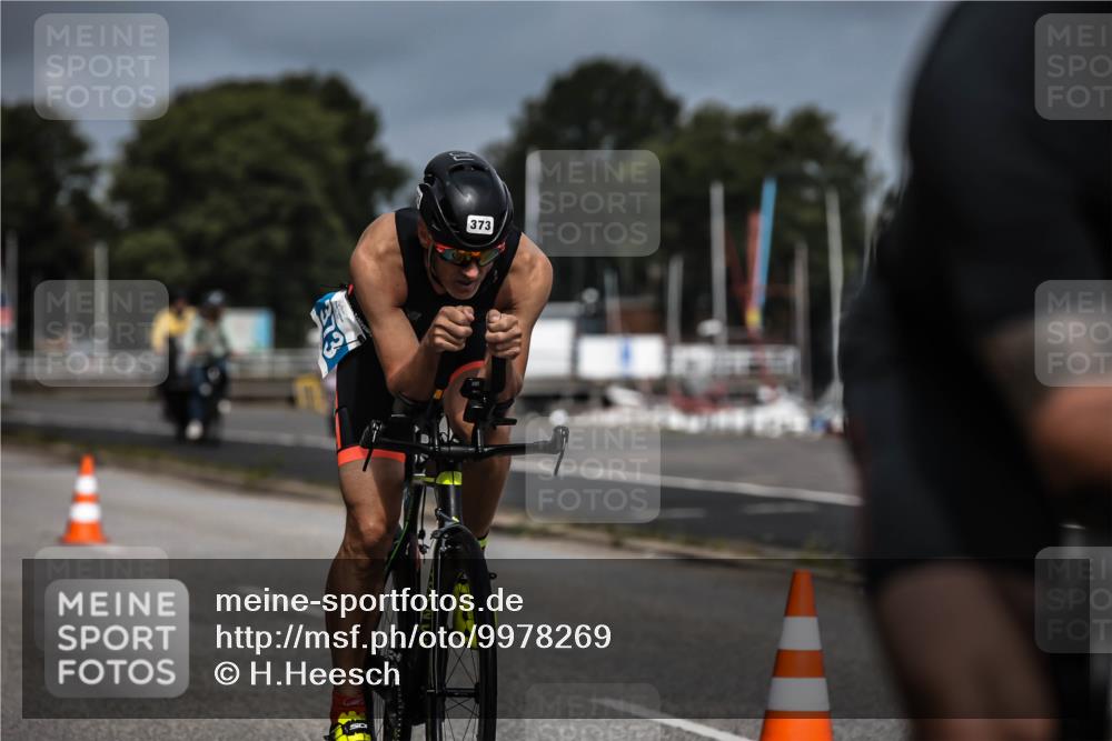 16.08.2026 - KN Förde Triathlon 2026 H.Heesch http://msf.ph/oto/9978269 16.08.2026 11:31:35 Radfahren 377, 395 meine-sportfotos.de