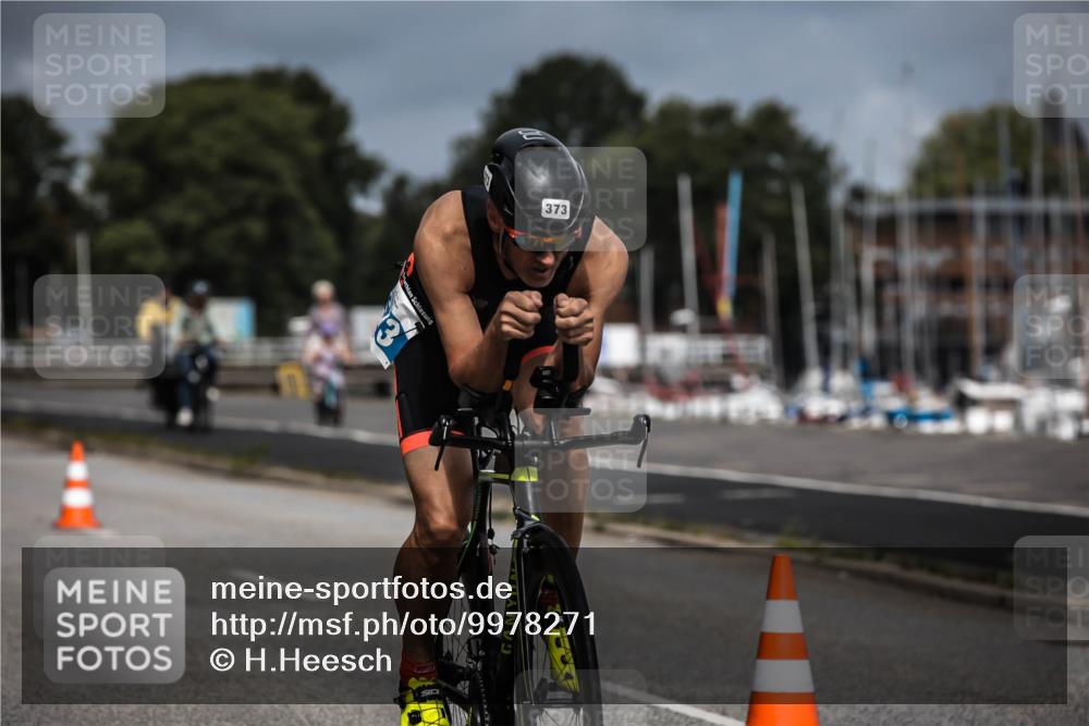 16.08.2026 - KN Förde Triathlon 2026 H.Heesch http://msf.ph/oto/9978271 16.08.2026 11:31:35 Radfahren 377, 395 meine-sportfotos.de