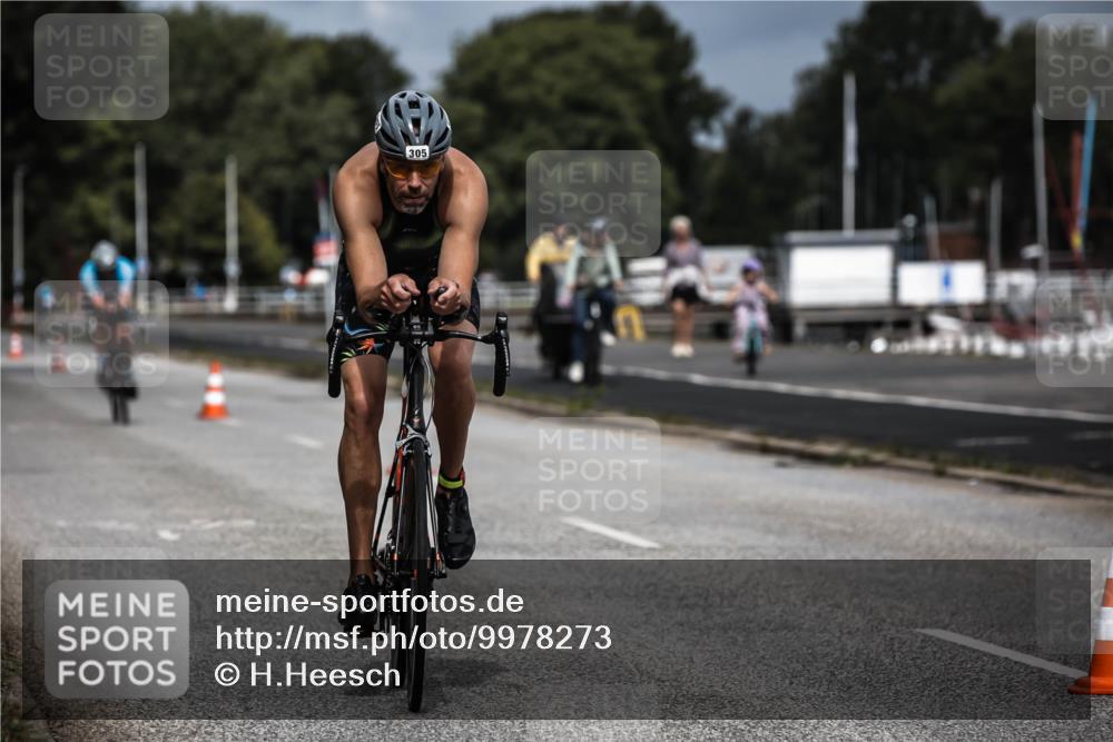 16.08.2026 - KN Förde Triathlon 2026 H.Heesch http://msf.ph/oto/9978273 16.08.2026 11:31:37 Radfahren 338, 377, 395 meine-sportfotos.de