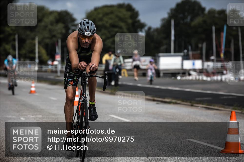 16.08.2026 - KN Förde Triathlon 2026 H.Heesch http://msf.ph/oto/9978275 16.08.2026 11:31:37 Radfahren 338, 377, 395 meine-sportfotos.de