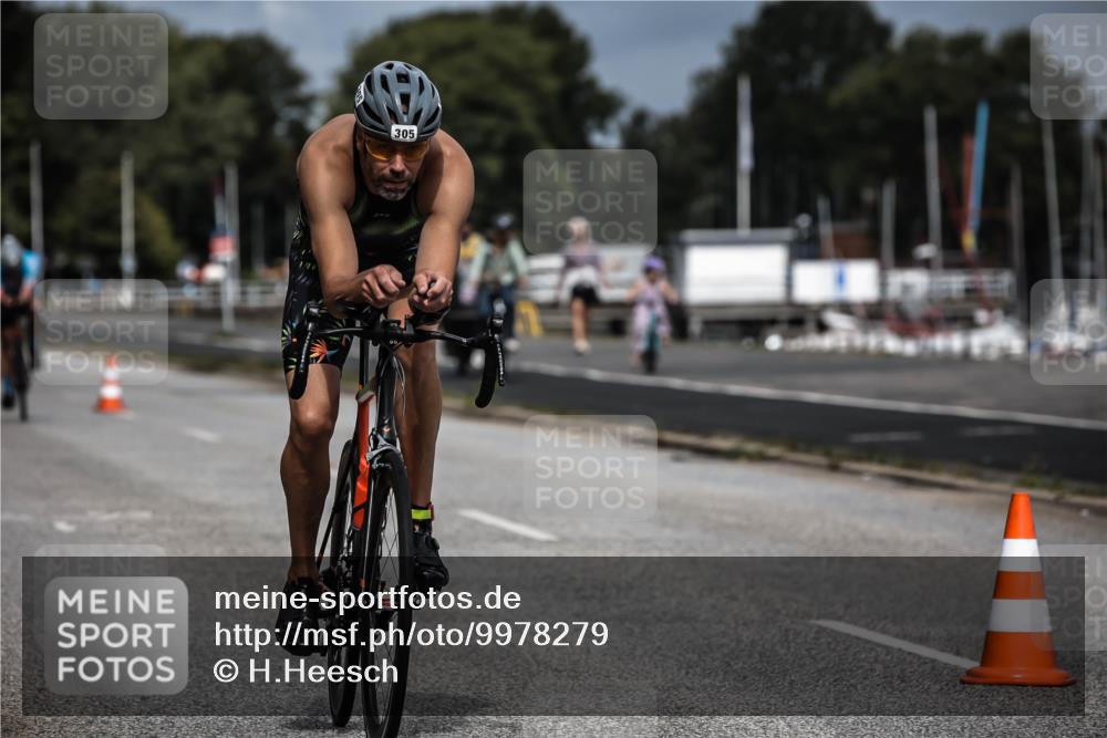 16.08.2026 - KN Förde Triathlon 2026 H.Heesch http://msf.ph/oto/9978279 16.08.2026 11:31:38 Radfahren 338, 377, 395 meine-sportfotos.de