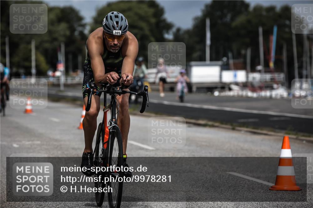 16.08.2026 - KN Förde Triathlon 2026 H.Heesch http://msf.ph/oto/9978281 16.08.2026 11:31:38 Radfahren 338, 377, 395 meine-sportfotos.de