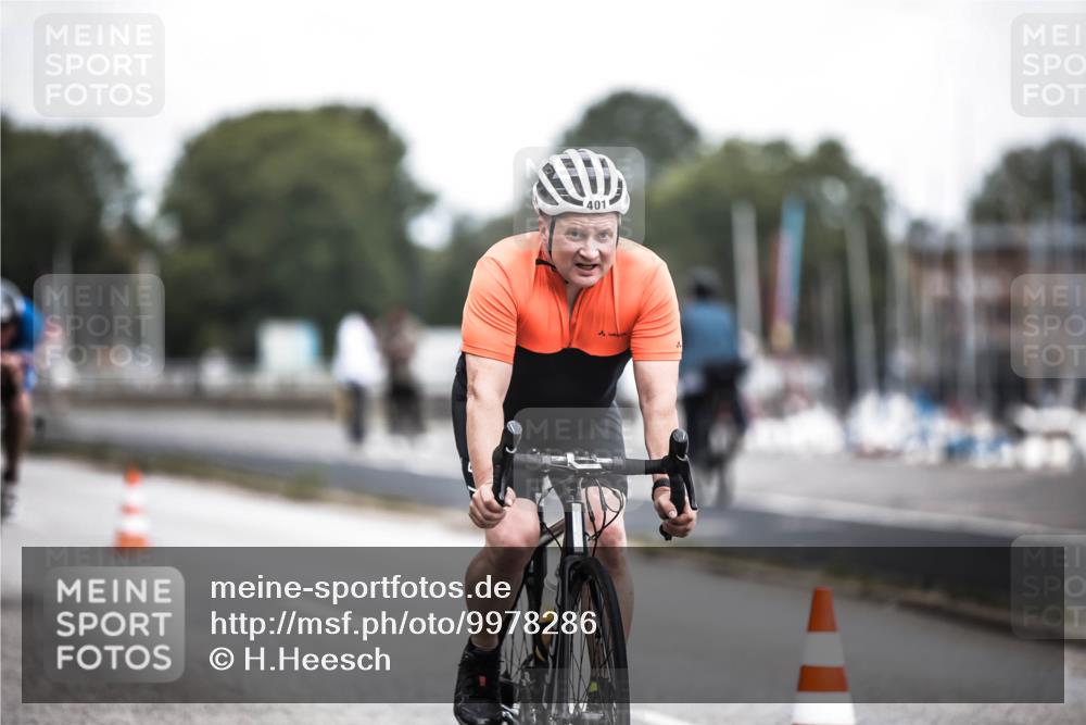 16.08.2026 - KN Förde Triathlon 2026 H.Heesch http://msf.ph/oto/9978286 16.08.2026 11:24:33 Radfahren 343, 393, 401, 436, 804 meine-sportfotos.de