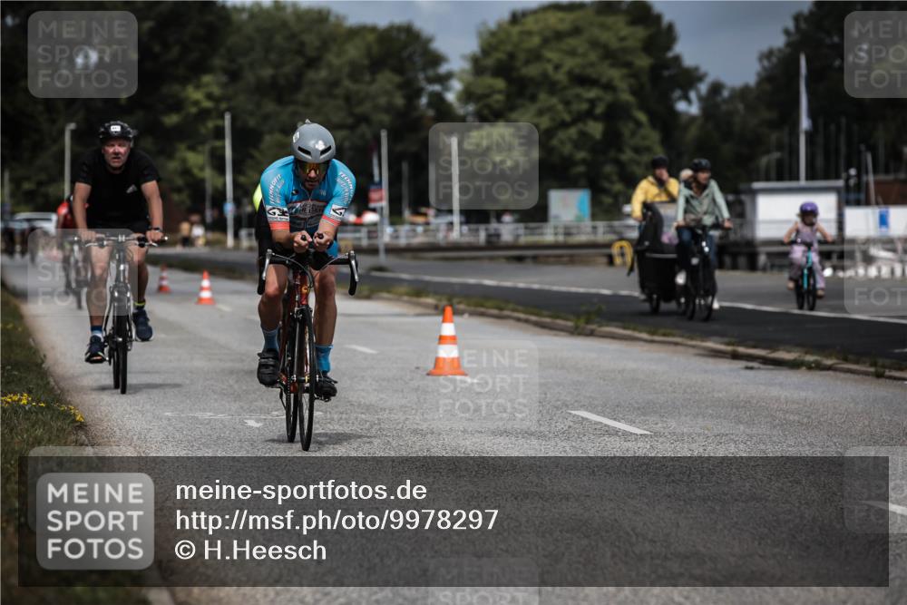 16.08.2026 - KN Förde Triathlon 2026 H.Heesch http://msf.ph/oto/9978297 16.08.2026 11:31:40 Radfahren 338, 395, 801 meine-sportfotos.de