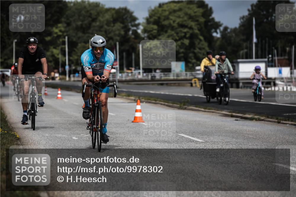 16.08.2026 - KN Förde Triathlon 2026 H.Heesch http://msf.ph/oto/9978302 16.08.2026 11:31:41 Radfahren 338, 395, 801 meine-sportfotos.de