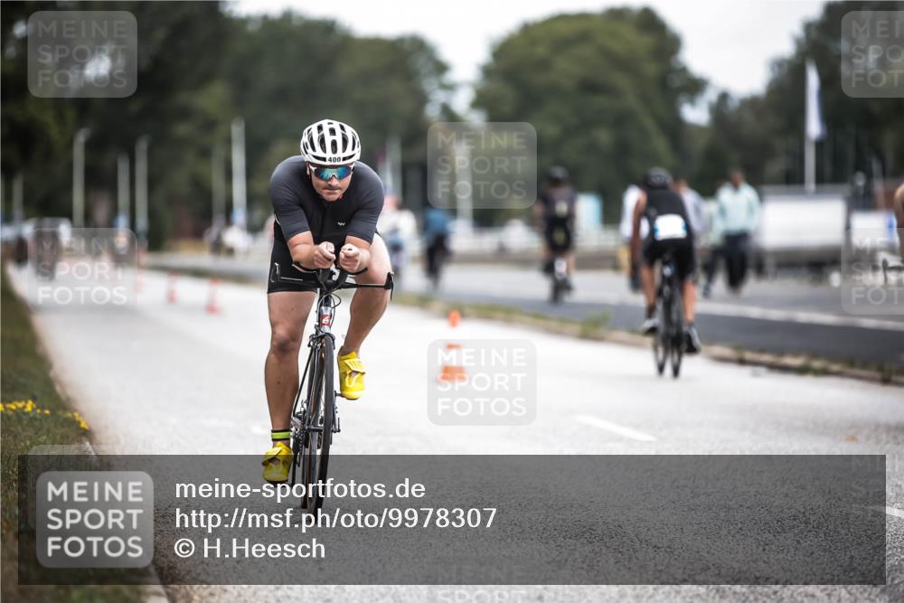 16.08.2026 - KN Förde Triathlon 2026 H.Heesch http://msf.ph/oto/9978307 16.08.2026 11:24:43 Radfahren 345, 359, 361, 400 meine-sportfotos.de
