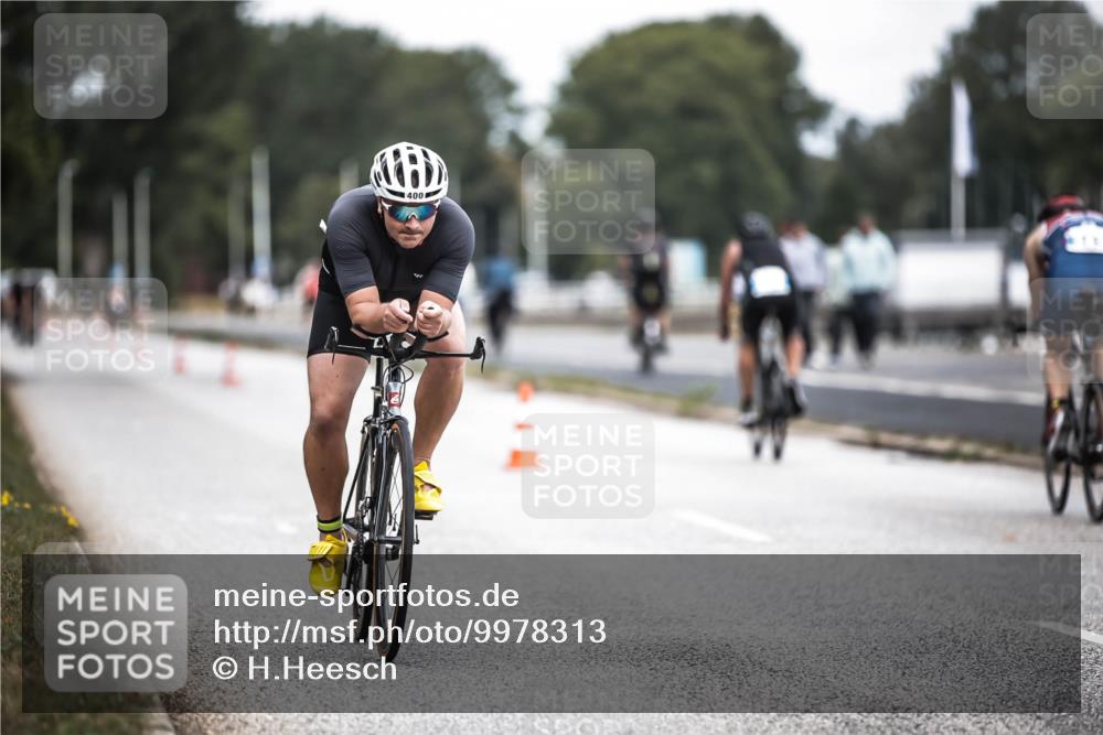 16.08.2026 - KN Förde Triathlon 2026 H.Heesch http://msf.ph/oto/9978313 16.08.2026 11:24:43 Radfahren 345, 359, 361, 400 meine-sportfotos.de