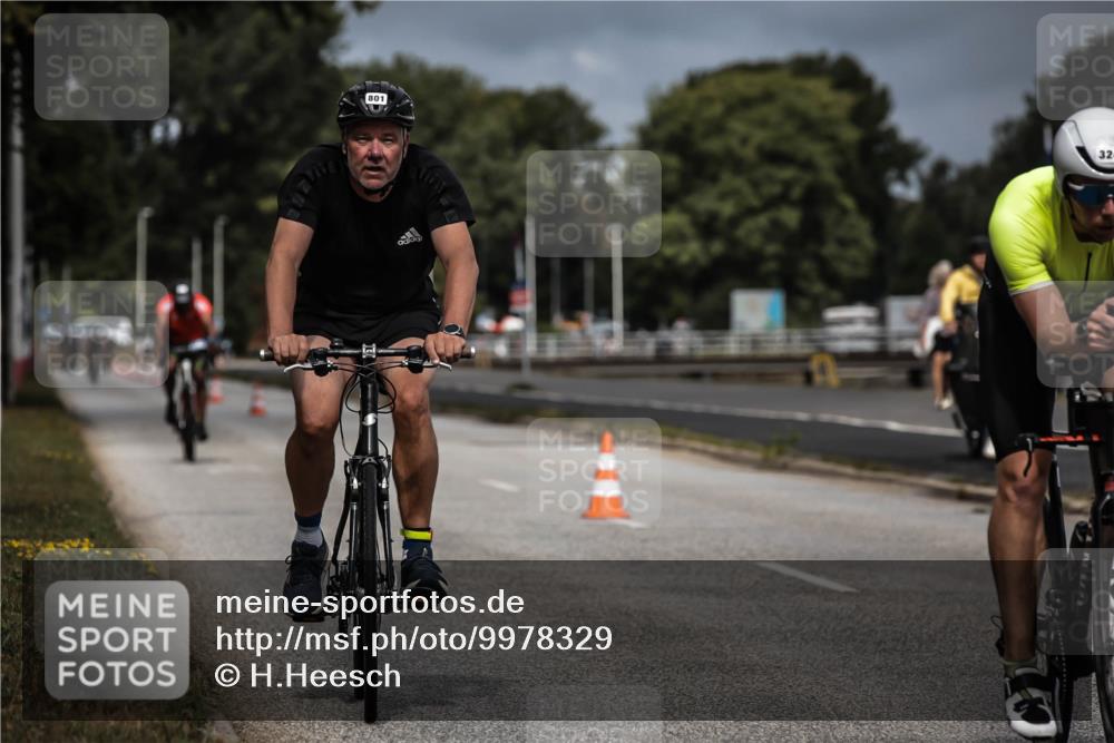 16.08.2026 - KN Förde Triathlon 2026 H.Heesch http://msf.ph/oto/9978329 16.08.2026 11:31:42 Radfahren 338, 395, 801 meine-sportfotos.de