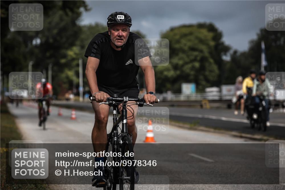 16.08.2026 - KN Förde Triathlon 2026 H.Heesch http://msf.ph/oto/9978346 16.08.2026 11:31:43 Radfahren 338, 801 meine-sportfotos.de