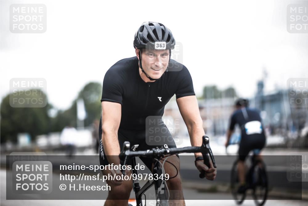 16.08.2026 - KN Förde Triathlon 2026 H.Heesch http://msf.ph/oto/9978349 16.08.2026 11:24:57 Radfahren 322, 358, 360, 363, 406 meine-sportfotos.de
