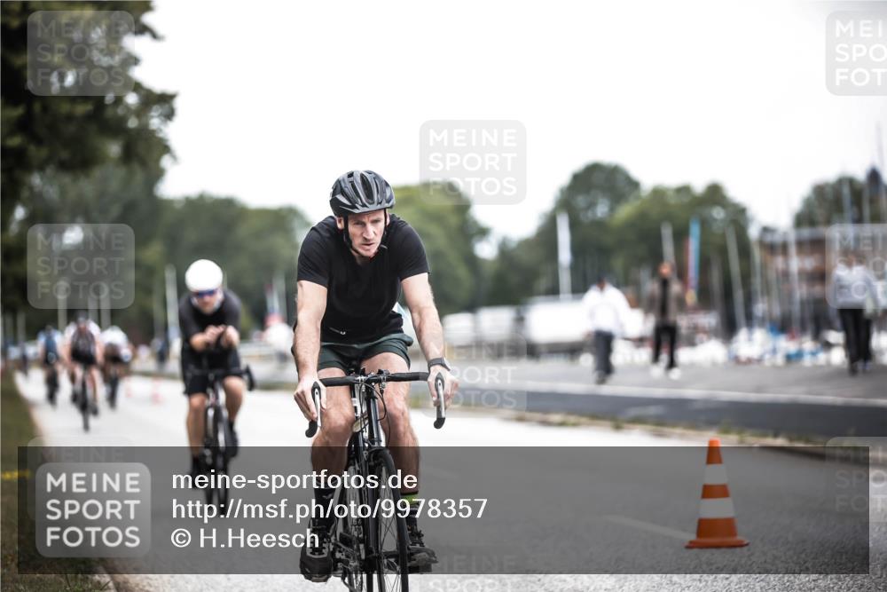 16.08.2026 - KN Förde Triathlon 2026 H.Heesch http://msf.ph/oto/9978357 16.08.2026 11:25:02 Radfahren 331, 406, 408, 409, 426 meine-sportfotos.de