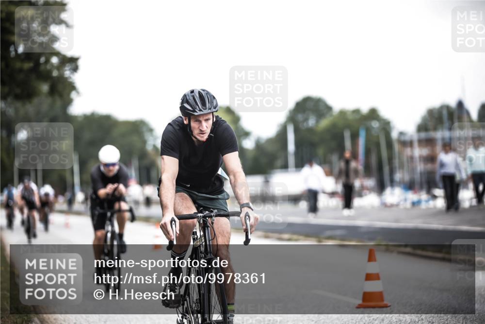 16.08.2026 - KN Förde Triathlon 2026 H.Heesch http://msf.ph/oto/9978361 16.08.2026 11:25:02 Radfahren 331, 406, 408, 409, 426 meine-sportfotos.de