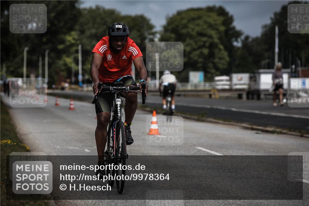 16.08.2026 - KN Förde Triathlon 2026 H.Heesch http://msf.ph/oto/9978364 16.08.2026 11:31:47 Radfahren 351, 801 meine-sportfotos.de