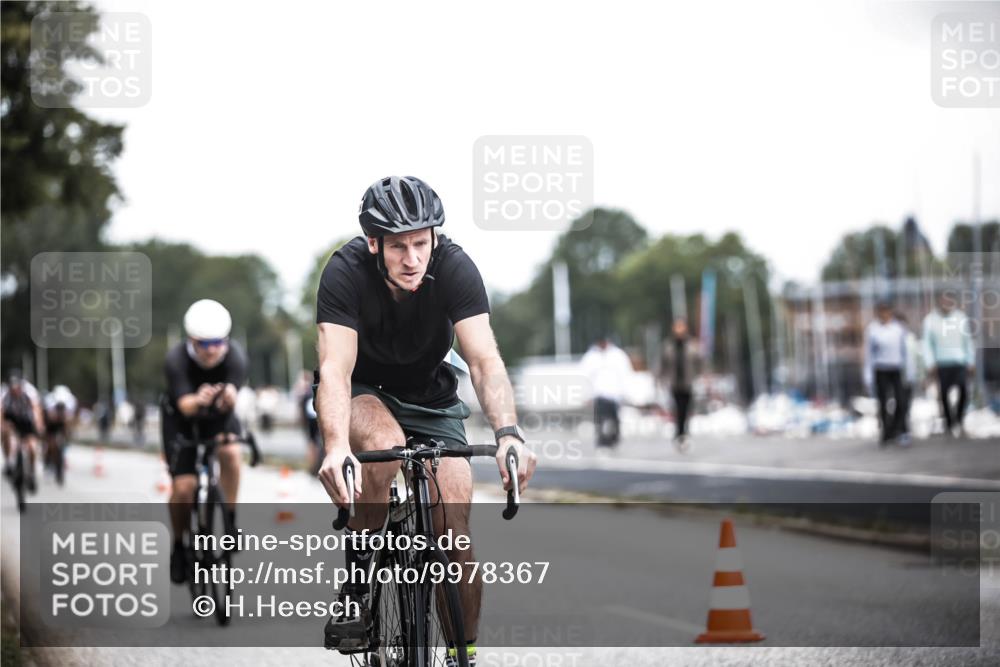 16.08.2026 - KN Förde Triathlon 2026 H.Heesch http://msf.ph/oto/9978367 16.08.2026 11:25:02 Radfahren 331, 406, 408, 409, 426 meine-sportfotos.de