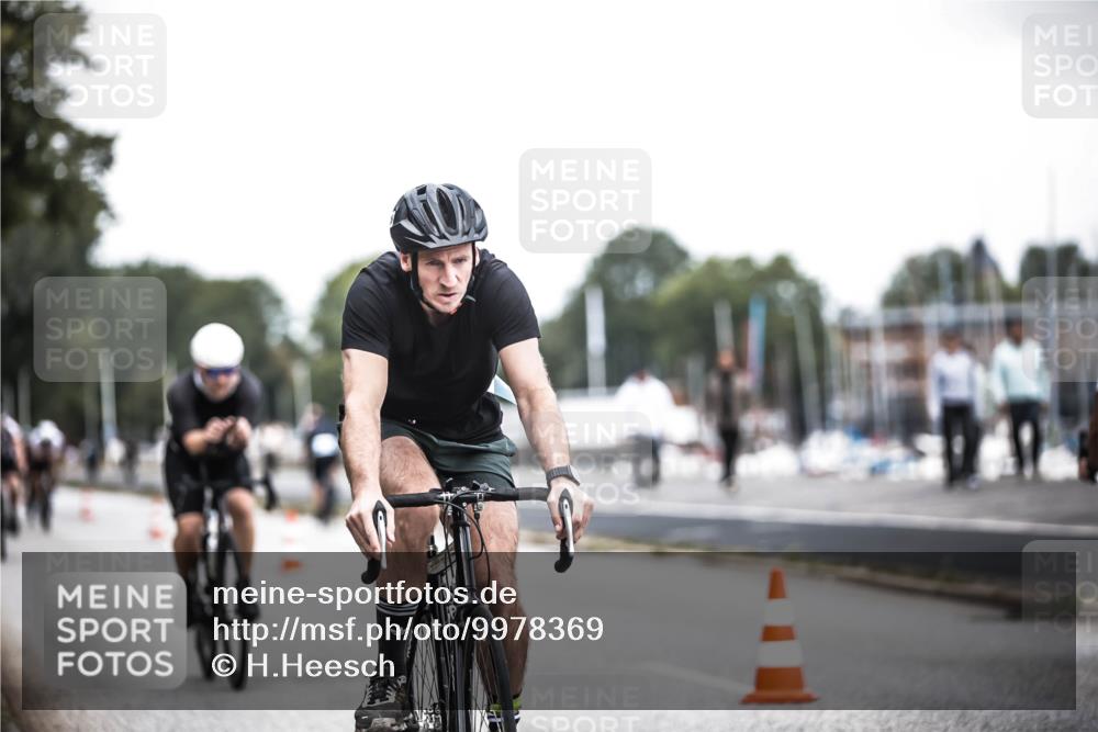 16.08.2026 - KN Förde Triathlon 2026 H.Heesch http://msf.ph/oto/9978369 16.08.2026 11:25:02 Radfahren 331, 406, 408, 409, 426 meine-sportfotos.de