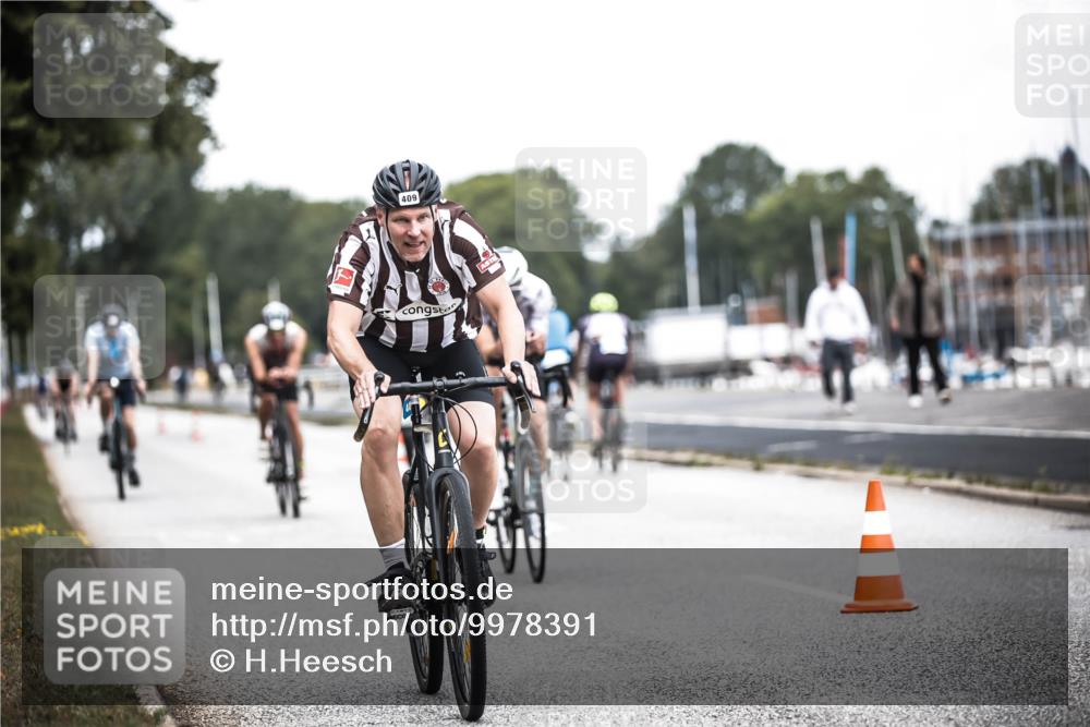 16.08.2026 - KN Förde Triathlon 2026 H.Heesch http://msf.ph/oto/9978391 16.08.2026 11:25:06 Radfahren 331, 341, 376, 408, 409, 426 meine-sportfotos.de