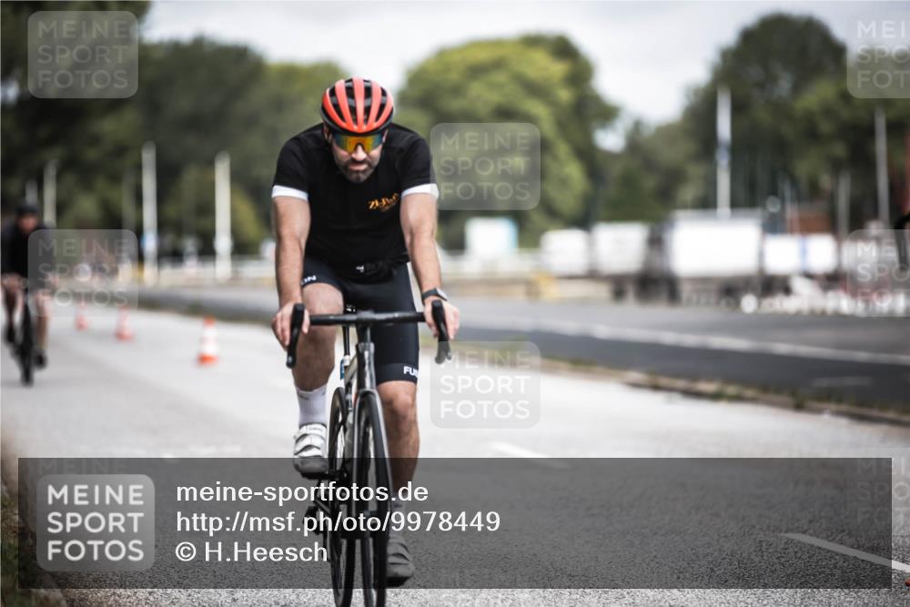 16.08.2026 - KN Förde Triathlon 2026 H.Heesch http://msf.ph/oto/9978449 16.08.2026 11:32:05 Radfahren 331, 352, 363, 365, 410 meine-sportfotos.de