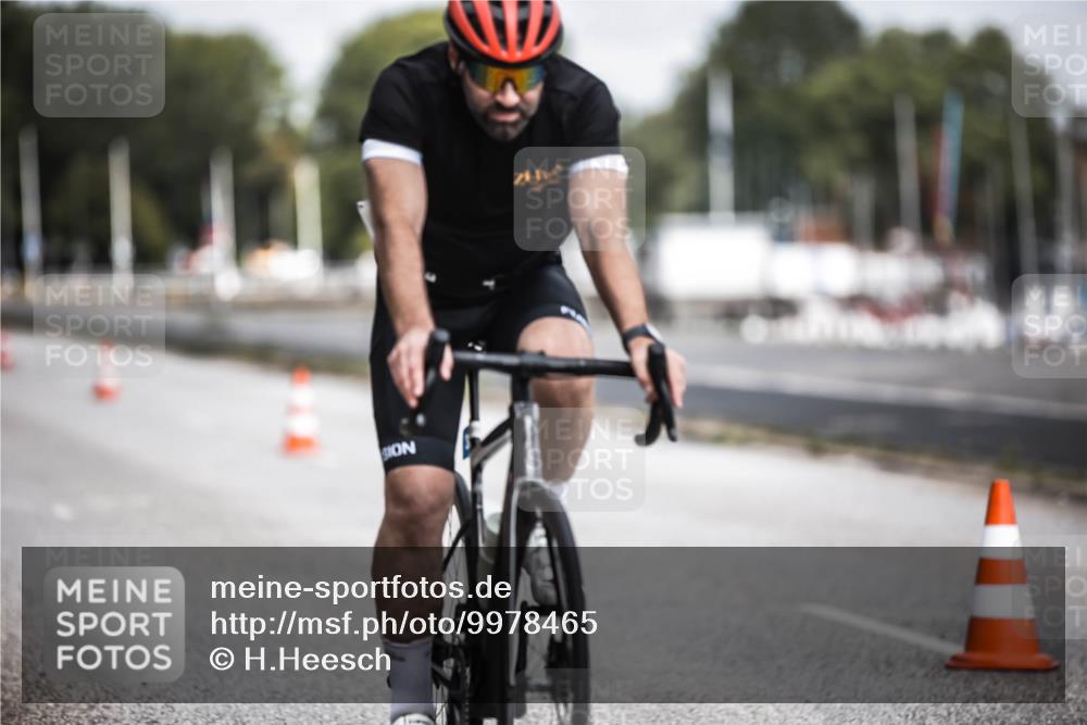 16.08.2026 - KN Förde Triathlon 2026 H.Heesch http://msf.ph/oto/9978465 16.08.2026 11:32:06 Radfahren 352, 363, 365, 410 meine-sportfotos.de