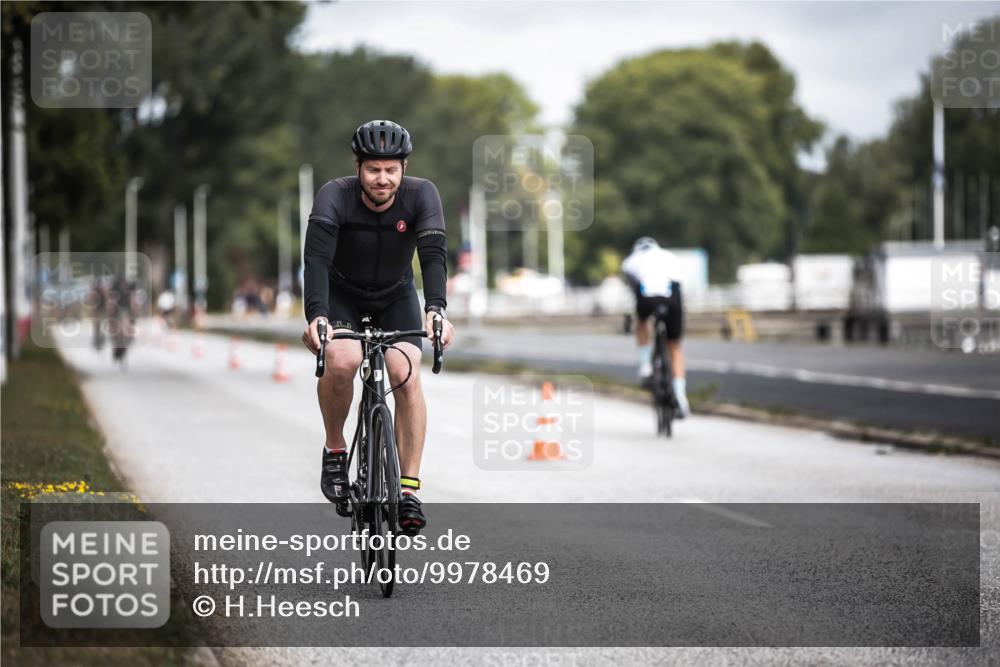 16.08.2026 - KN Förde Triathlon 2026 H.Heesch http://msf.ph/oto/9978469 16.08.2026 11:32:08 Radfahren 352, 363, 365, 410 meine-sportfotos.de