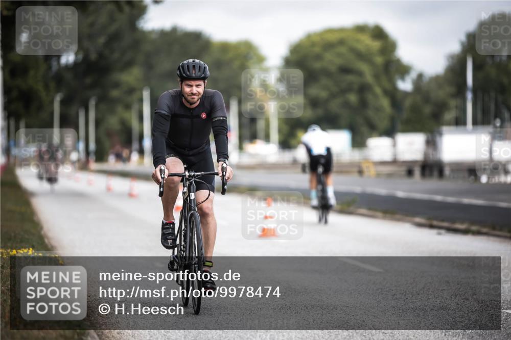 16.08.2026 - KN Förde Triathlon 2026 H.Heesch http://msf.ph/oto/9978474 16.08.2026 11:32:08 Radfahren 352, 363, 365, 410 meine-sportfotos.de