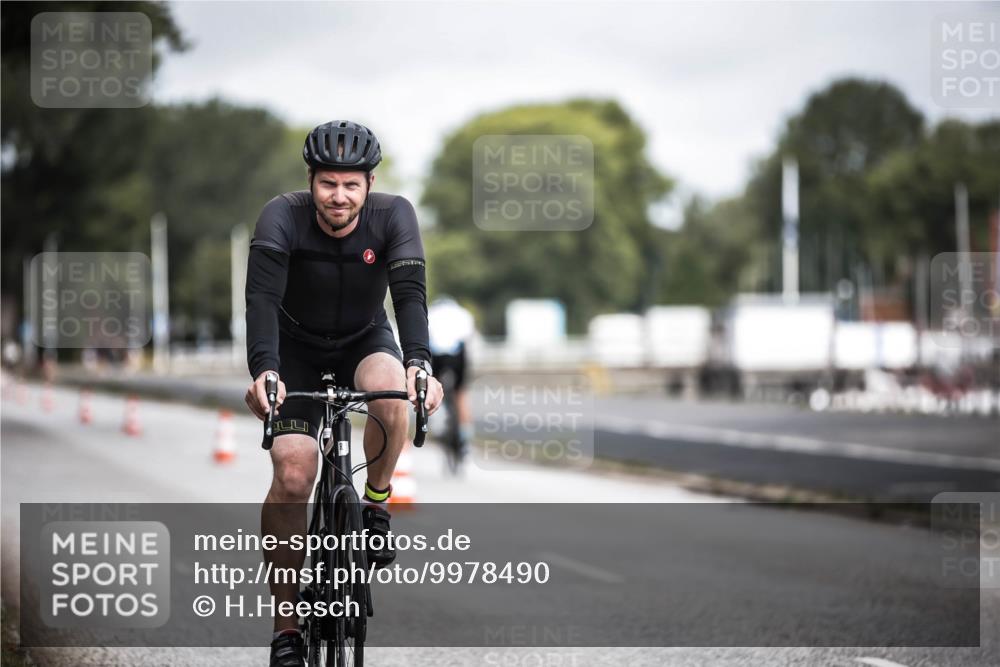 16.08.2026 - KN Förde Triathlon 2026 H.Heesch http://msf.ph/oto/9978490 16.08.2026 11:32:09 Radfahren 352, 363, 365, 393, 410 meine-sportfotos.de