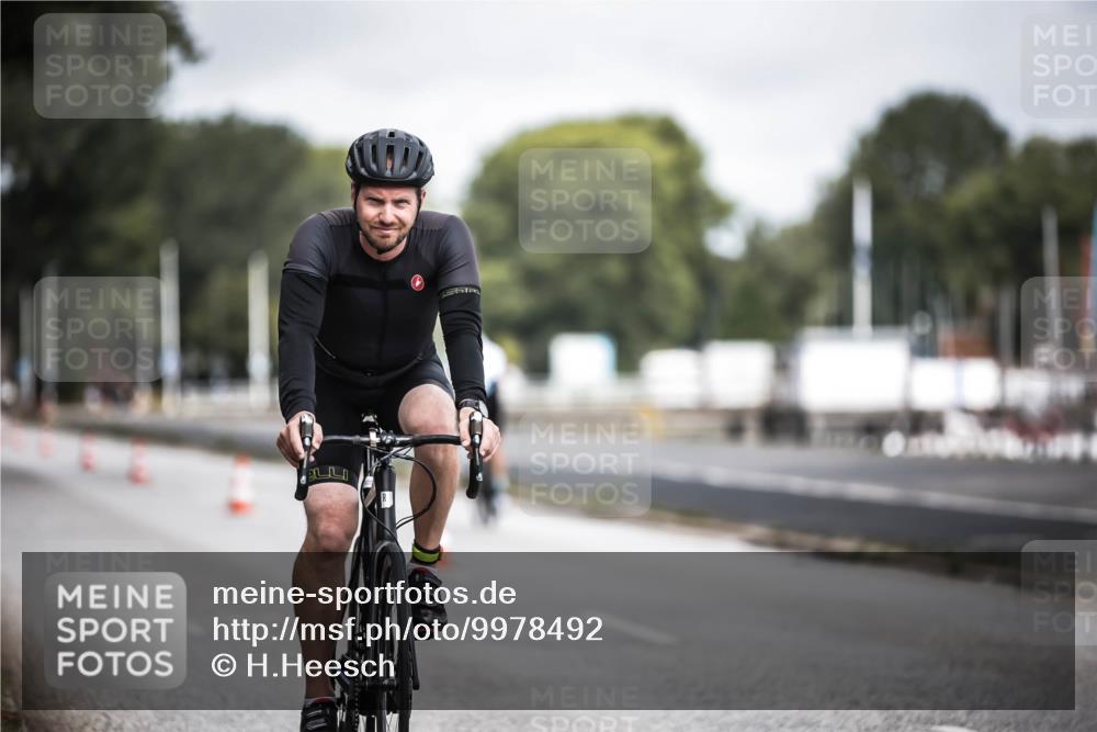 16.08.2026 - KN Förde Triathlon 2026 H.Heesch http://msf.ph/oto/9978492 16.08.2026 11:32:09 Radfahren 352, 363, 365, 393, 410 meine-sportfotos.de