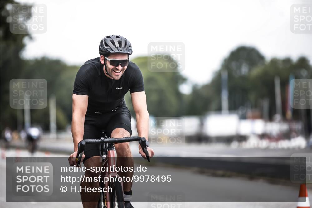 16.08.2026 - KN Förde Triathlon 2026 H.Heesch http://msf.ph/oto/9978495 16.08.2026 11:25:30 Radfahren 399, 413 meine-sportfotos.de