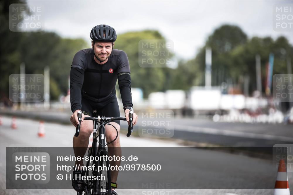 16.08.2026 - KN Förde Triathlon 2026 H.Heesch http://msf.ph/oto/9978500 16.08.2026 11:32:09 Radfahren 352, 363, 365, 393, 410 meine-sportfotos.de