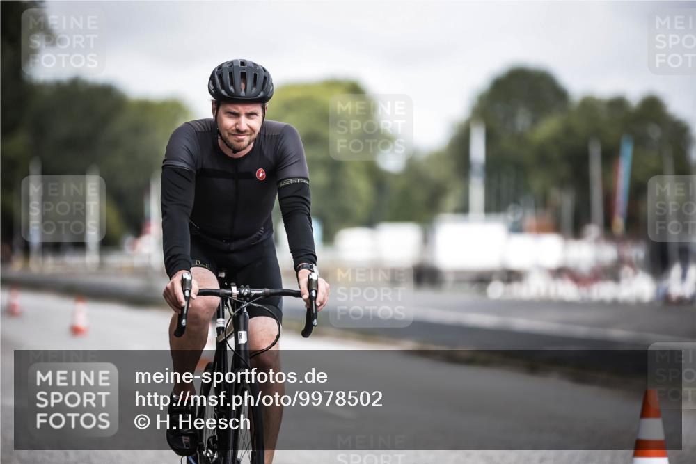16.08.2026 - KN Förde Triathlon 2026 H.Heesch http://msf.ph/oto/9978502 16.08.2026 11:32:09 Radfahren 352, 363, 365, 393, 410 meine-sportfotos.de