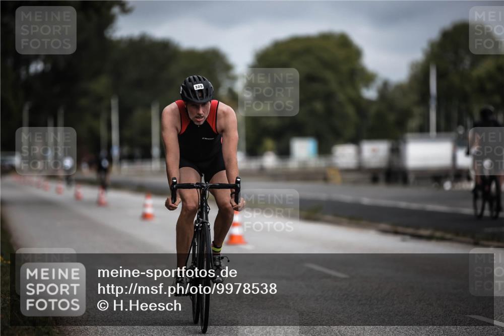 16.08.2026 - KN Förde Triathlon 2026 H.Heesch http://msf.ph/oto/9978538 16.08.2026 11:32:18 Radfahren 342, 364, 394, 400 meine-sportfotos.de
