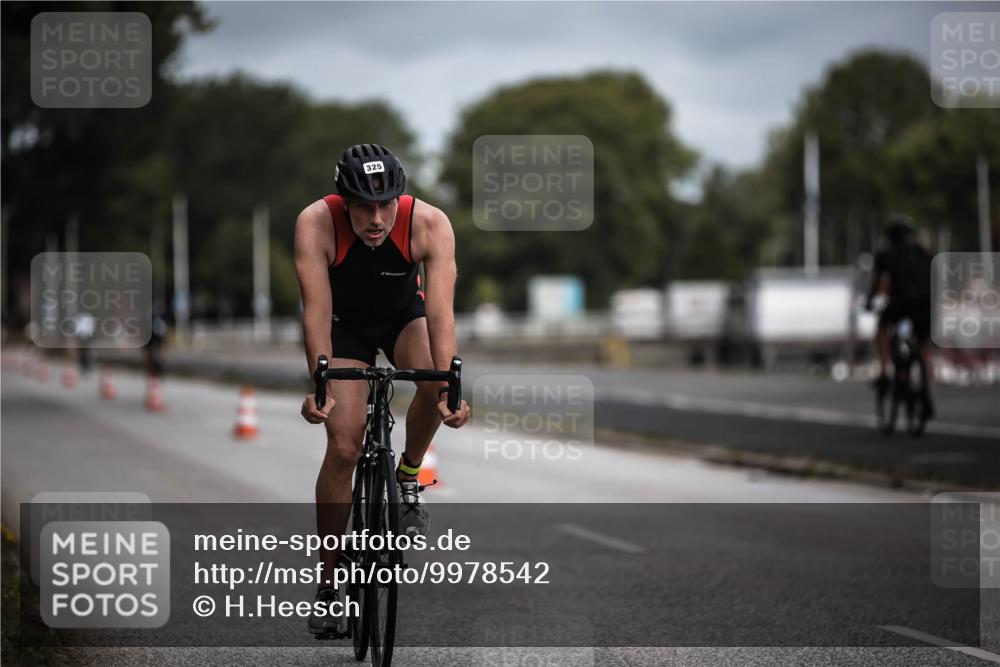 16.08.2026 - KN Förde Triathlon 2026 H.Heesch http://msf.ph/oto/9978542 16.08.2026 11:32:18 Radfahren 342, 364, 394, 400 meine-sportfotos.de