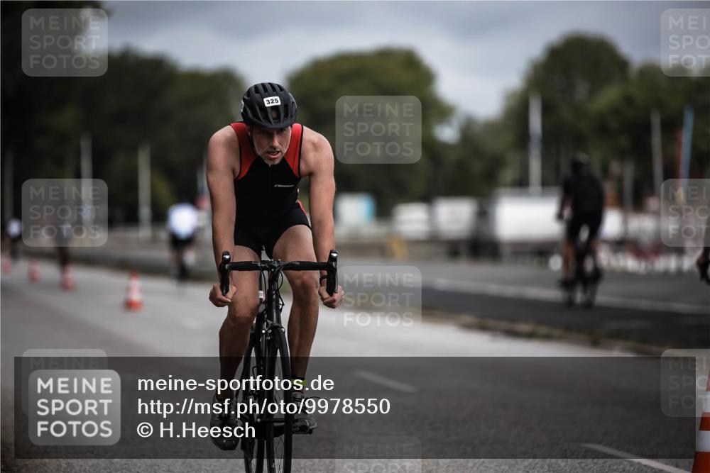 16.08.2026 - KN Förde Triathlon 2026 H.Heesch http://msf.ph/oto/9978550 16.08.2026 11:32:19 Radfahren 342, 364, 394, 400 meine-sportfotos.de