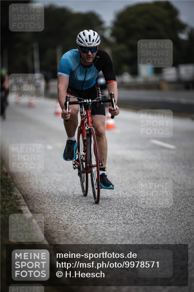 16.08.2026 - KN Förde Triathlon 2026 H.Heesch http://msf.ph/oto/9978571 16.08.2026 11:32:37 Radfahren 341, 372, 397 meine-sportfotos.de