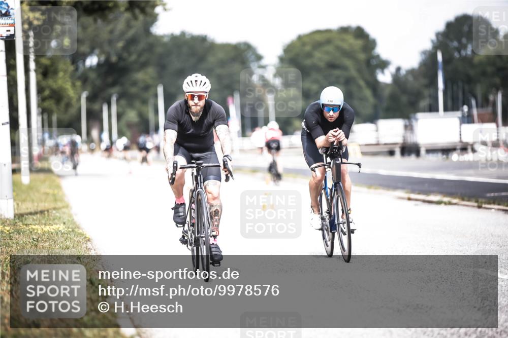 16.08.2026 - KN Förde Triathlon 2026 H.Heesch http://msf.ph/oto/9978576 16.08.2026 11:26:10 Radfahren 370, 421 meine-sportfotos.de
